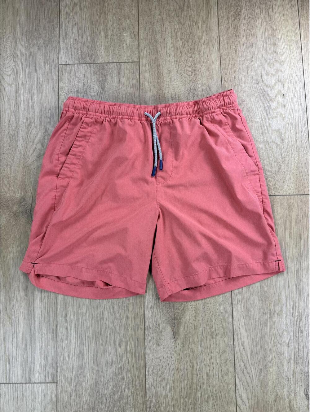 UNTUCKit Swim Shorts Mens Large Faded Rose Red Stretch Trunks